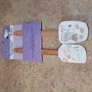 Peanuts Easter Beagle 2 pk spatula and spoon set NWT